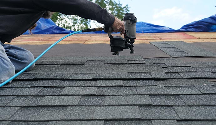 Professional roof installaiton service in Benton